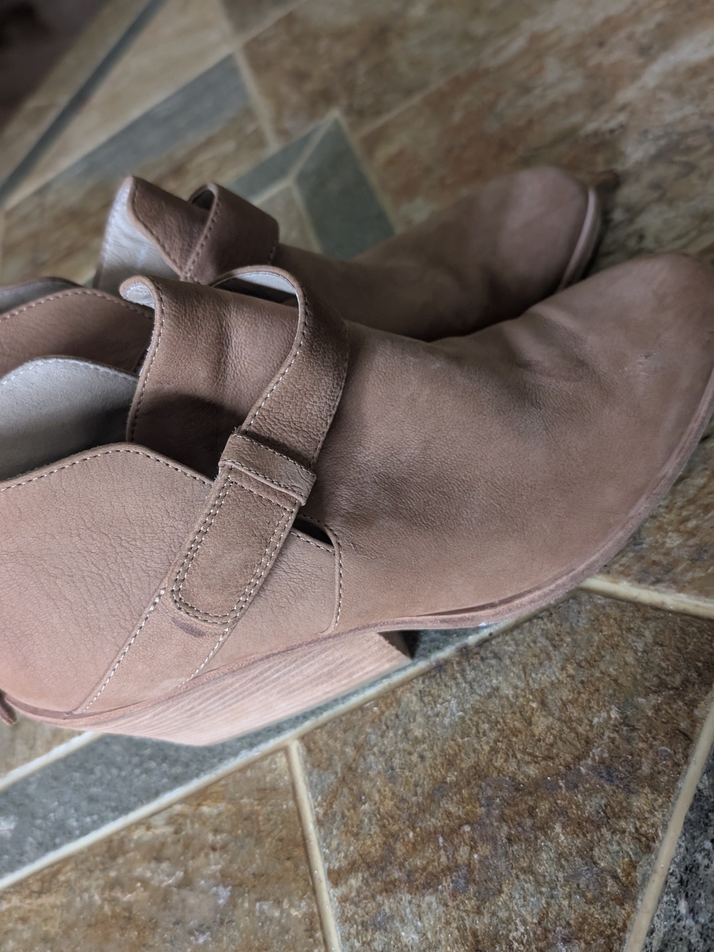 Elieen FishervWomen's Casual Buckle Ankle Boots leather in Light Brown Sz 9